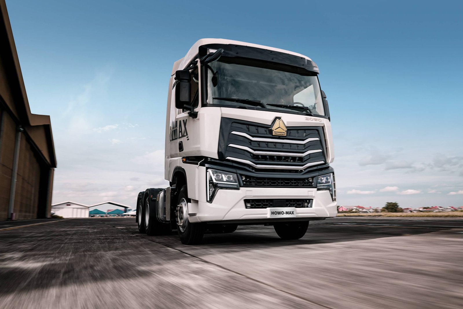 HOWO-MAX 6x4 tractor (25)