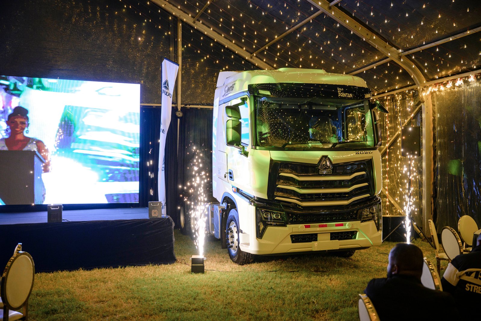 SINOTRUK celebra con éxito el lanzamiento del nuevo modelo HOWO-MAX en Kenia