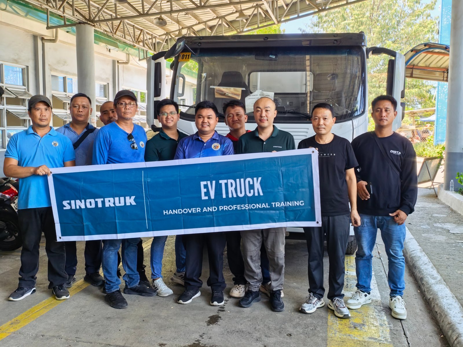 Primer pedido de ONU Entrega de camiones eléctricos SINOTRUK en Filipinas